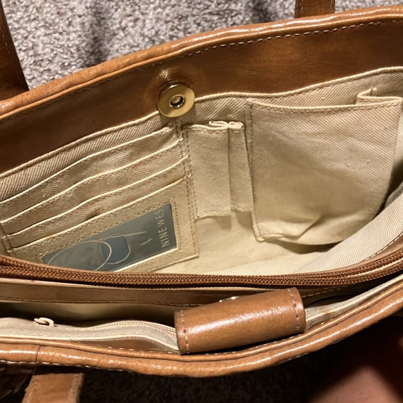 NINE WEST WOVEN HANDBAG - Picture 4 of 8